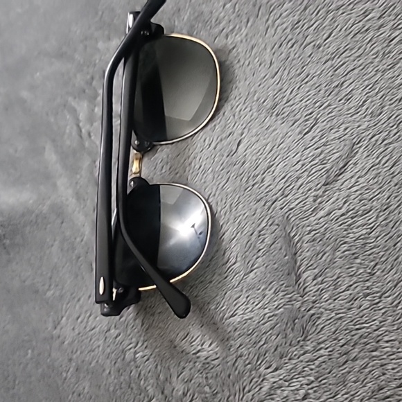 Ray-Ban RB3016 Clubmaster Black Polarized Sunglasses With Case - Picture 3 of 9